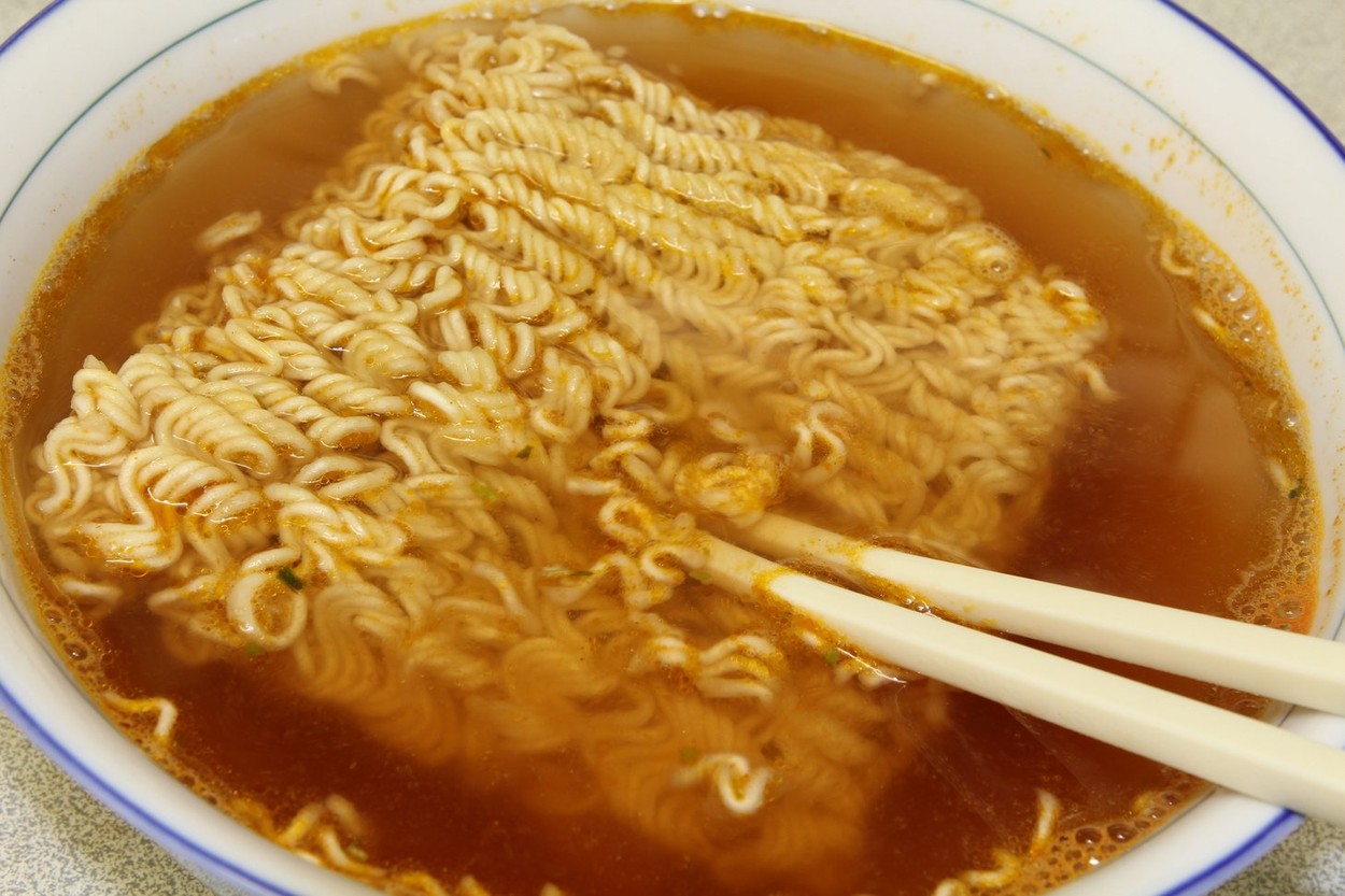 Ce ingrediente conțin, de fapt, supele la pic și produsele de tip noodles
