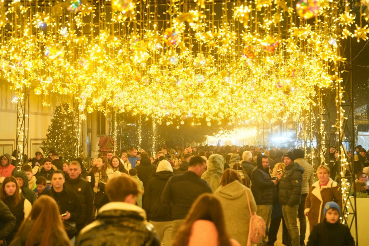 Se deschid Târgurile de Crăciun în București. Când va fi luminată și împodobită Capitala