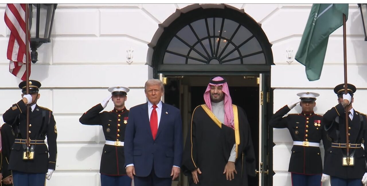 Trump a refuzat să răspundă la întrebarea unui reporter privind uciderea jurnalistului Jamal Khashoggi. Prințul saudit: era un disident „controversat”