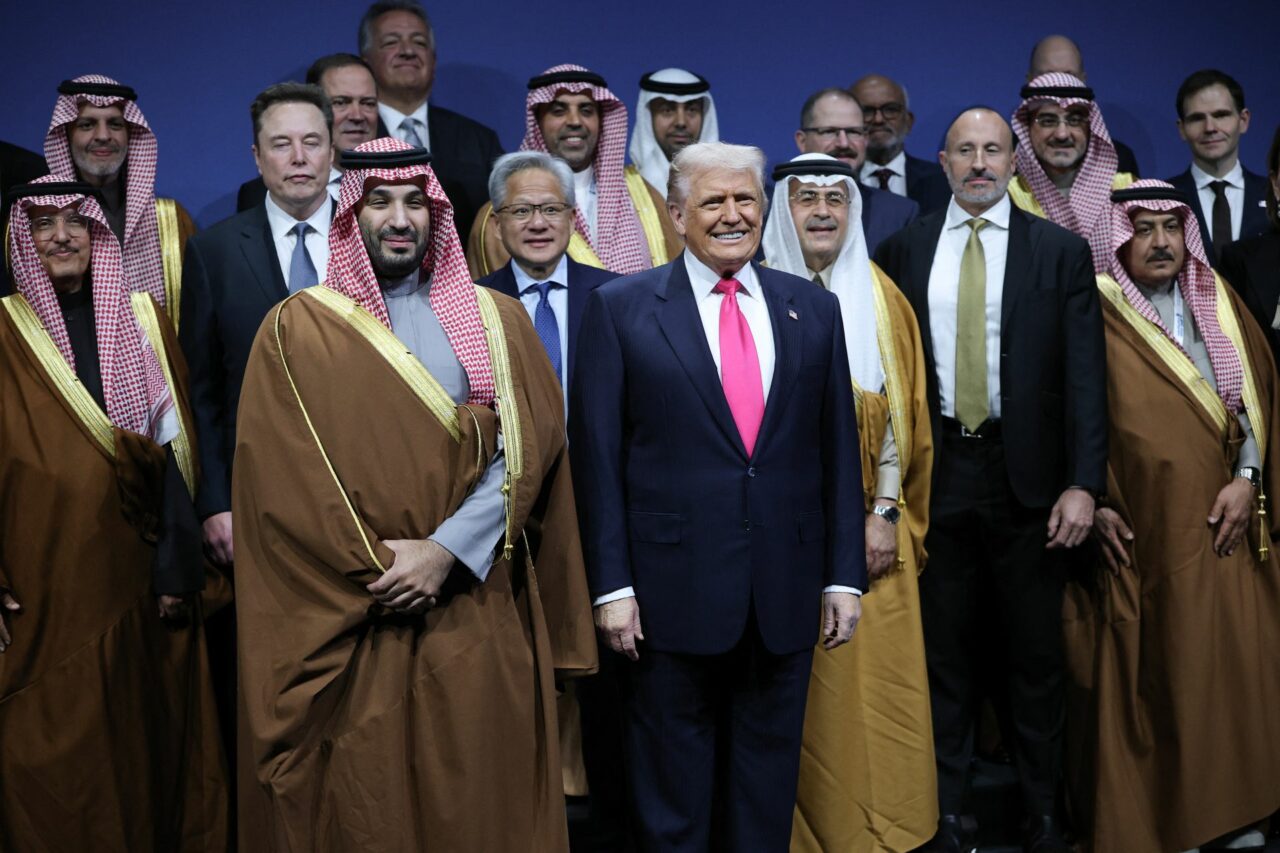 Trump vrea să mai bifeze un acord de pace. De data asta pe continentul african. Care sunt mizele războiului, dar și ale păcii, din Sudan. Pe ce resurse stă țara