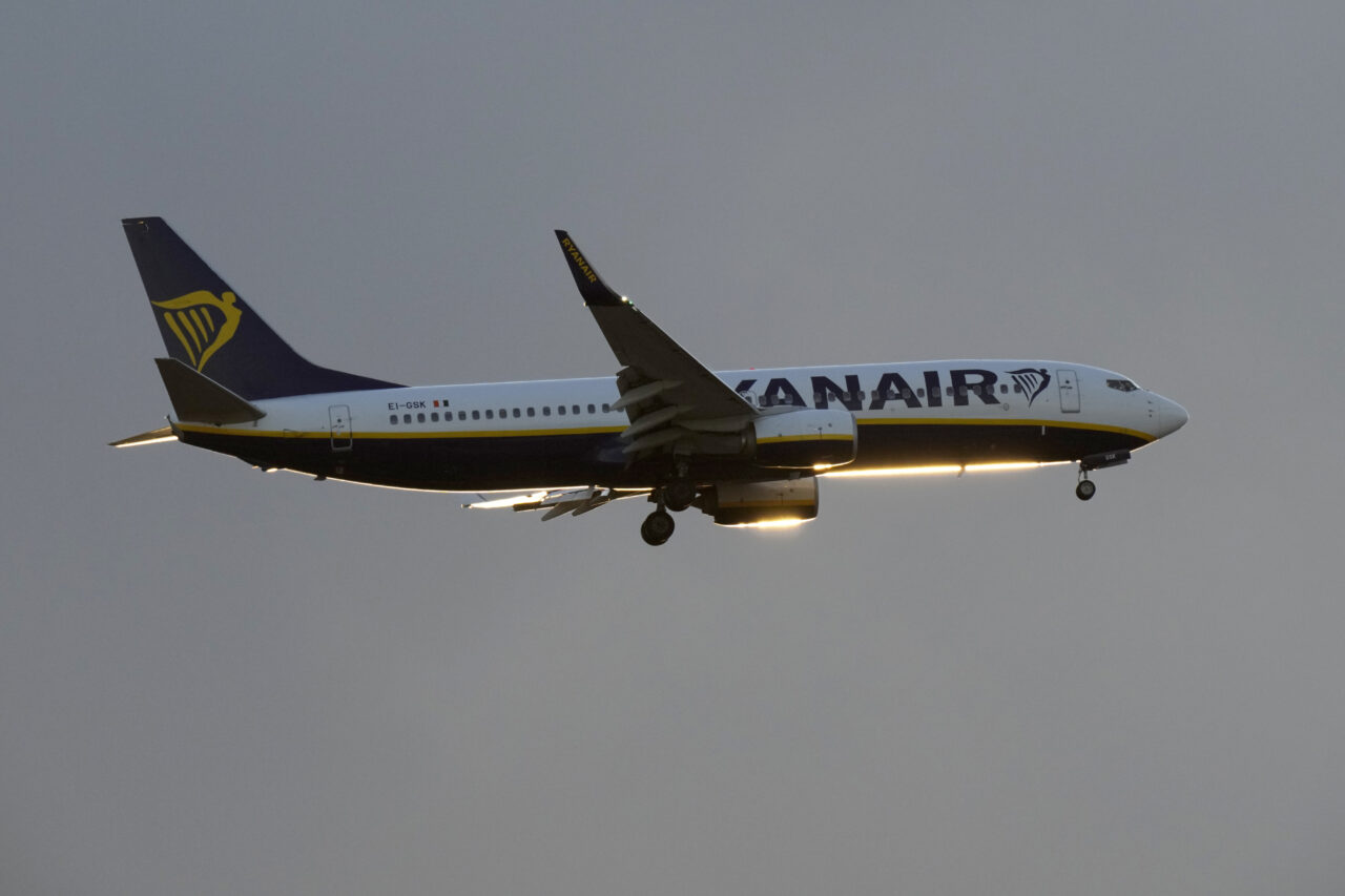 Un pilot Ryanair ar fi fost luat inconștient, după ce avionul pe care îl pilota a aterizat pe Aeroportul Cluj. Traficul aerian a fost perturbat