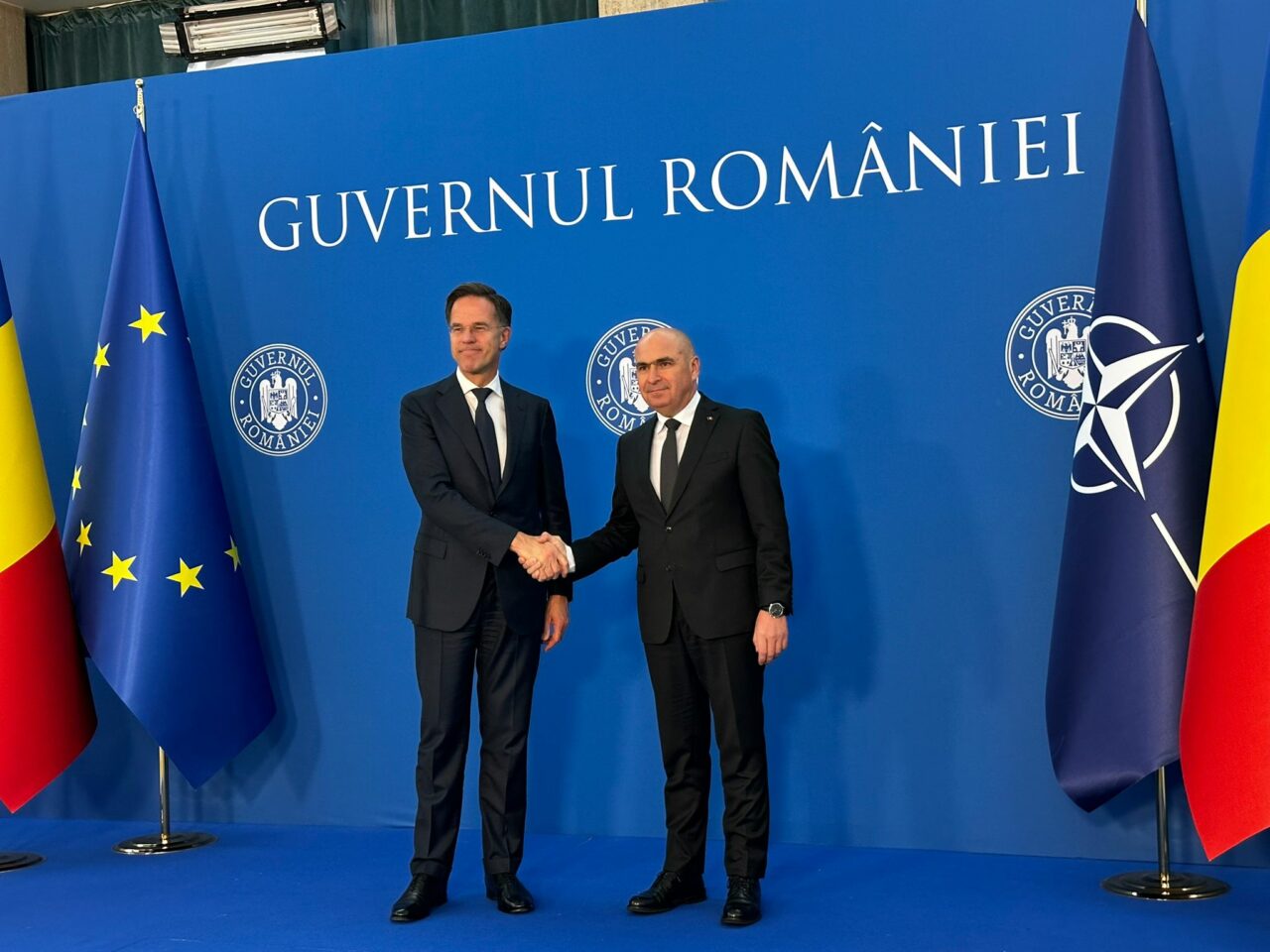 Bolojan l-a primit pe Rutte la Palatul Victoria. Vizita Secretarului General al NATO vine într-un moment de importanță strategică pentru regiune