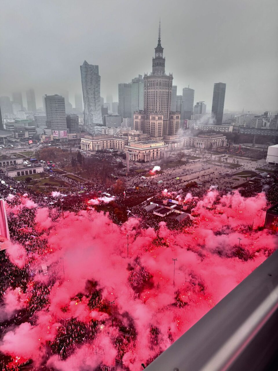 Președintele Poloniei, Karol Nawrocki: „Polonia nu este o colonie” 100.000 de polonezi au ieșit în stradă „Ziua Independenței”