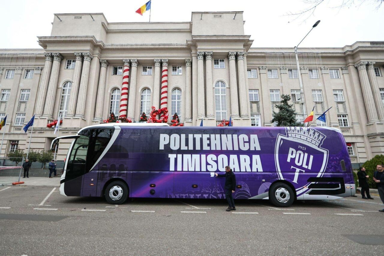 Autocar modern pentru Poli Timișoara. Alfred Simonis: „Un club de fotbal serios nu înseamnă doar jucători, antrenori și rezultate bune”