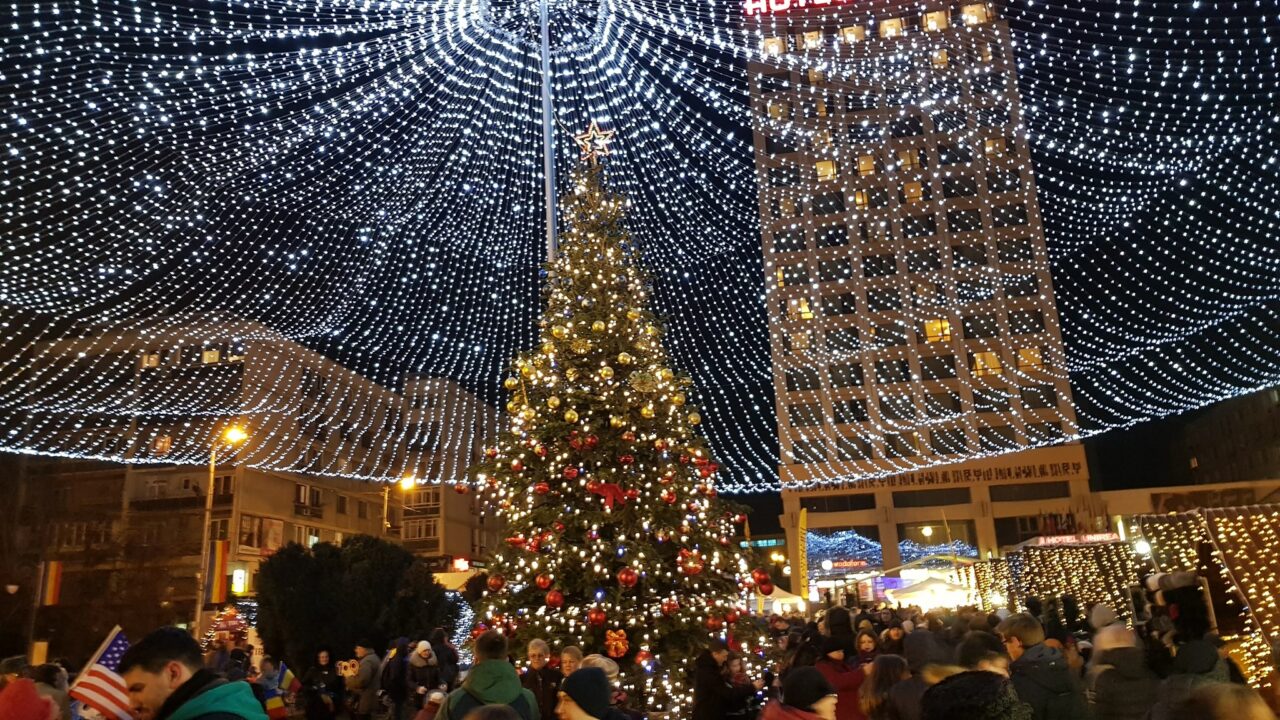 Ce preț are o gogoașă la Târgul de Crăciun din Iași. Prețuri ca în București