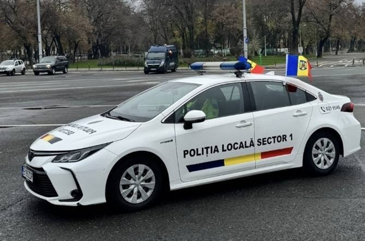 Un polițist s-a aruncat de pe o macara în Capitală. Acesta și-ar fi provocat mai multe plăgi cu un cuțit