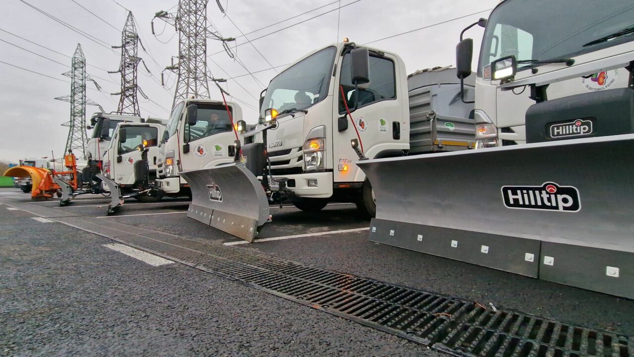 Comandament de iarnă la Primăria sectorului 4. Aproape 100 de utilaje și 600 de lucrători sunt gata să ia în piept ninsorile de Crăciun