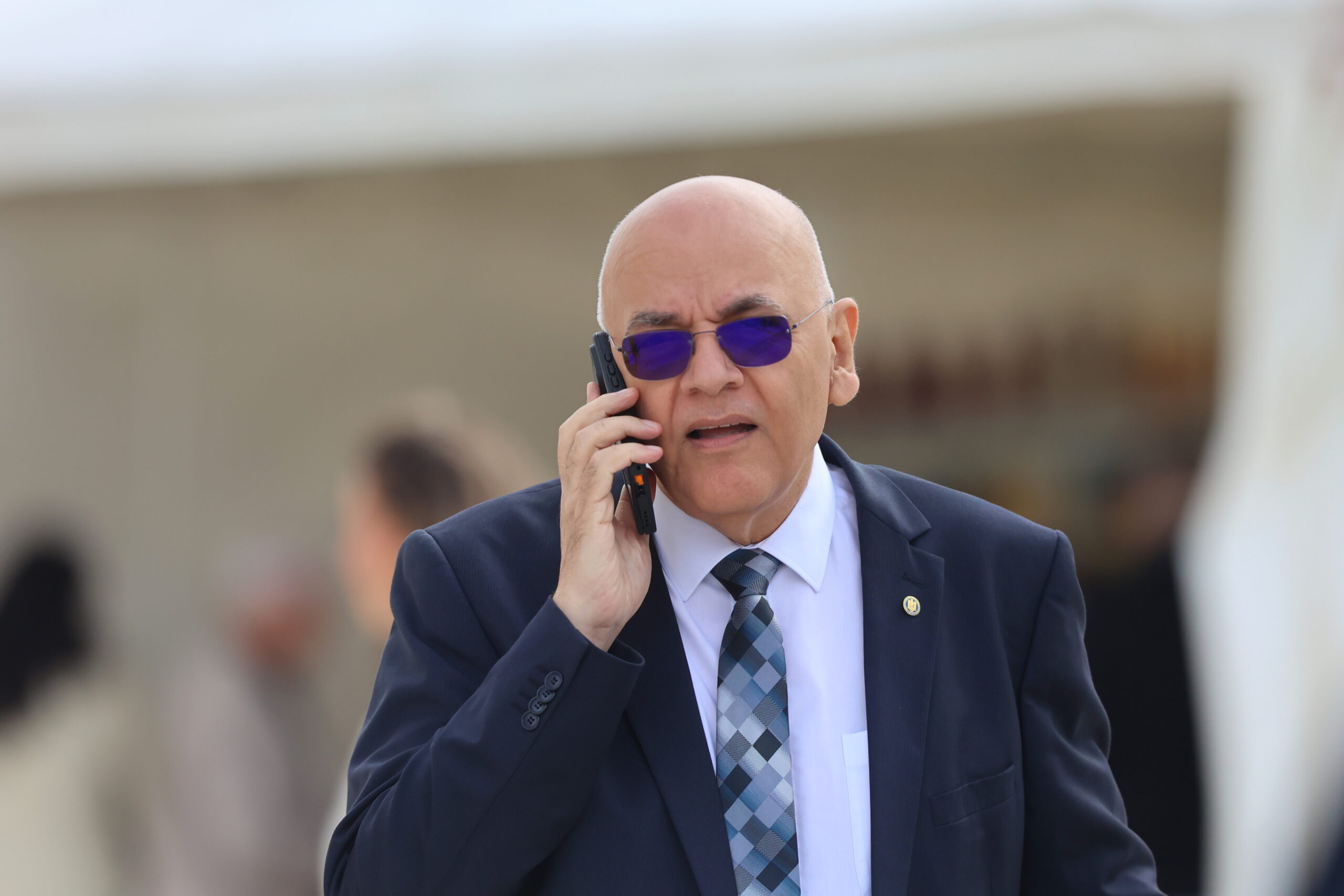 Arafat convoacă prefecții: Vreme extremă în București