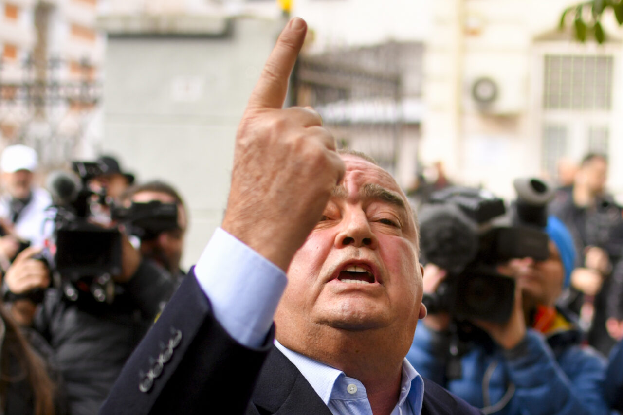 Gheorghe Nețoiu, declarații după ieșirea de la vot: „Alegerile au fost puse intenționat în mijlocul iernii. Nu respectă legea”