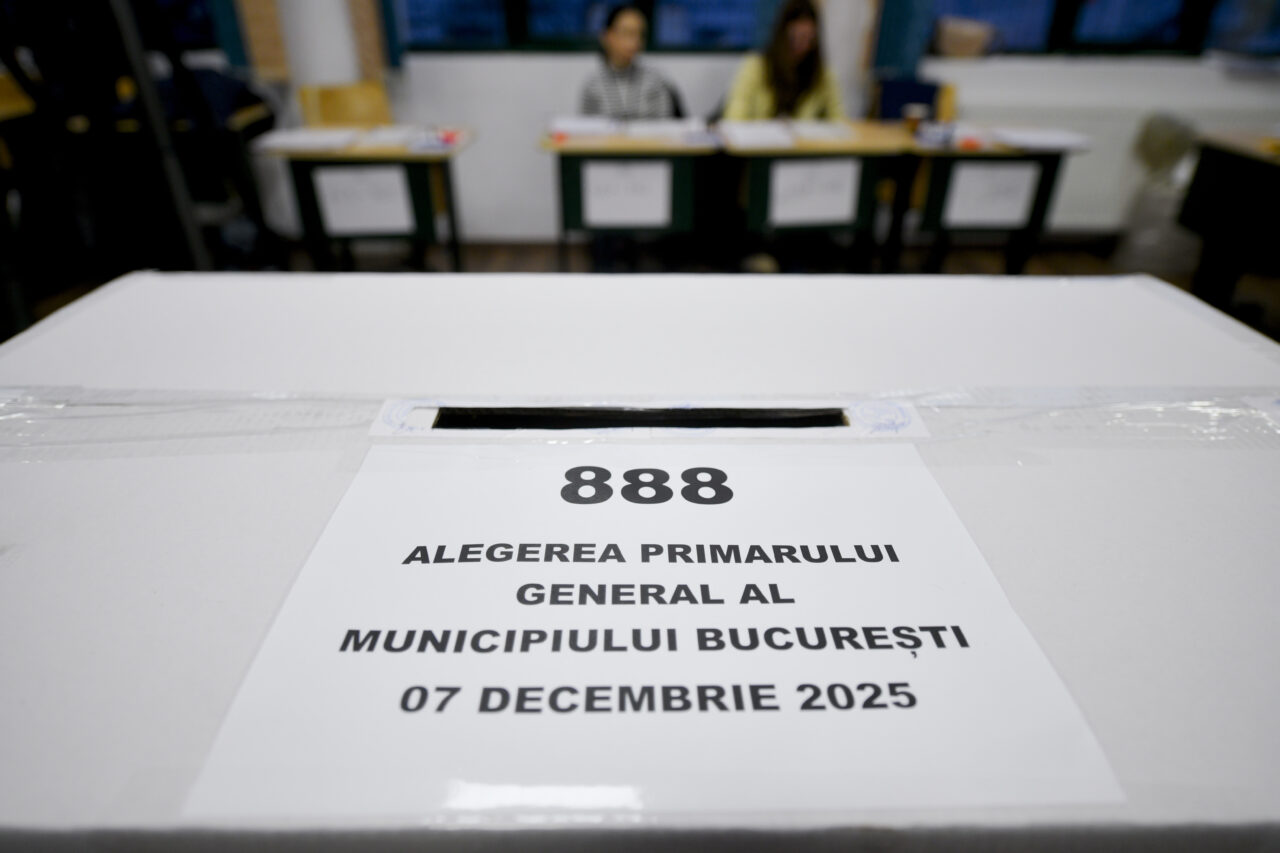 Bucureştenii nu se grăbesc să-şi aleagă primarul general. Procentele înregistrate de AEP sunt la jumătate, în 2025, raportat la aceleaşi ore, în 2024