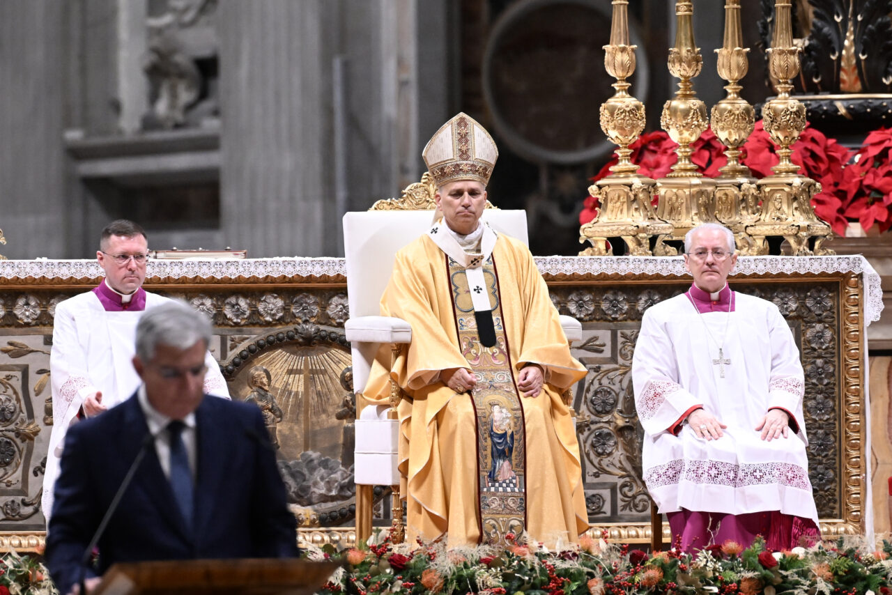 Papa Leon al XIV-lea face apel la pace în primul său Crăciun la Vatican: „Este o sărbătoare a speranţei, care ne face mesageri ai păcii”