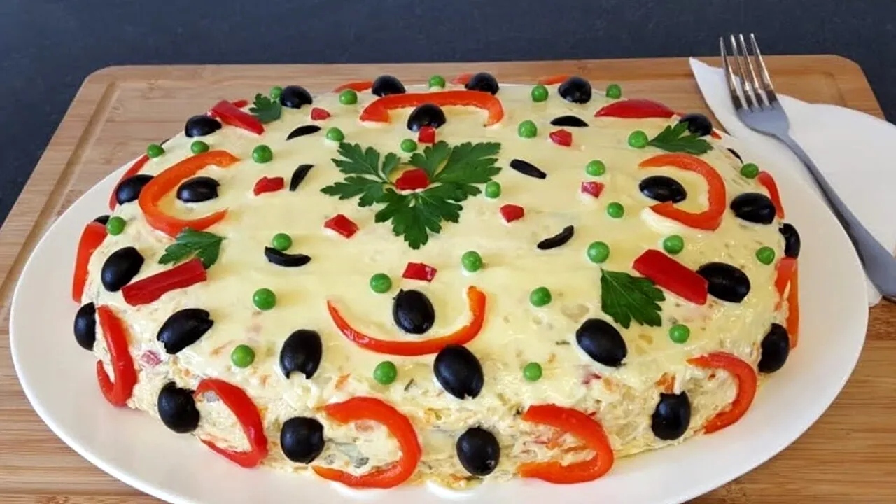 Ce nu trebuie să lipsească din salata de boeuf. Ingredientul secret al gospodinelor