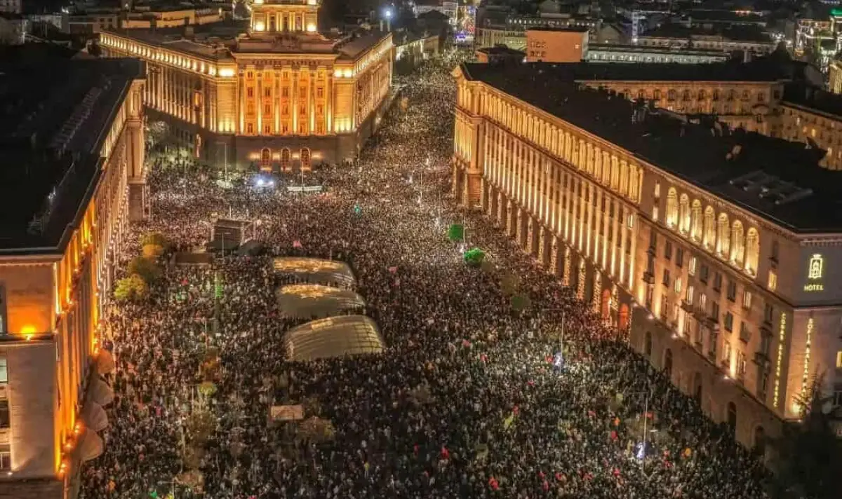 Criză politică în Bulgaria. Opoziția de la Sofia cere alegeri anticipate. Retragerea bugetului nu a reușit să calmeze spiritele