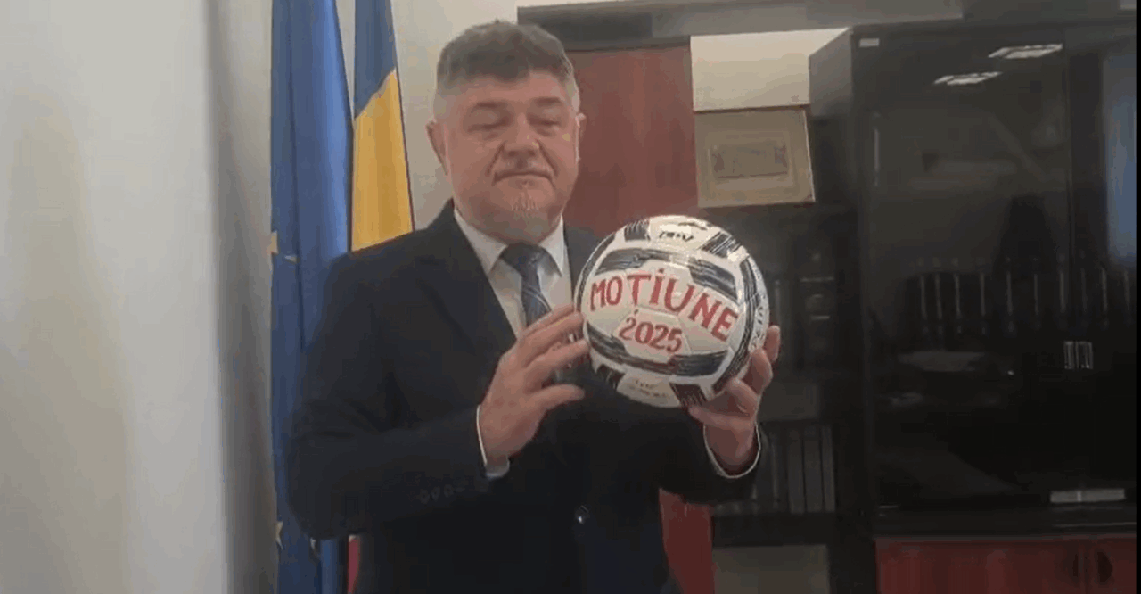 Un parlamentar al opoziției pasează „mingea moțiunii” lui Sorin Grindeanu: „Dă ordin parlamentarilor PSD să voteze moțiunea de cenzură”