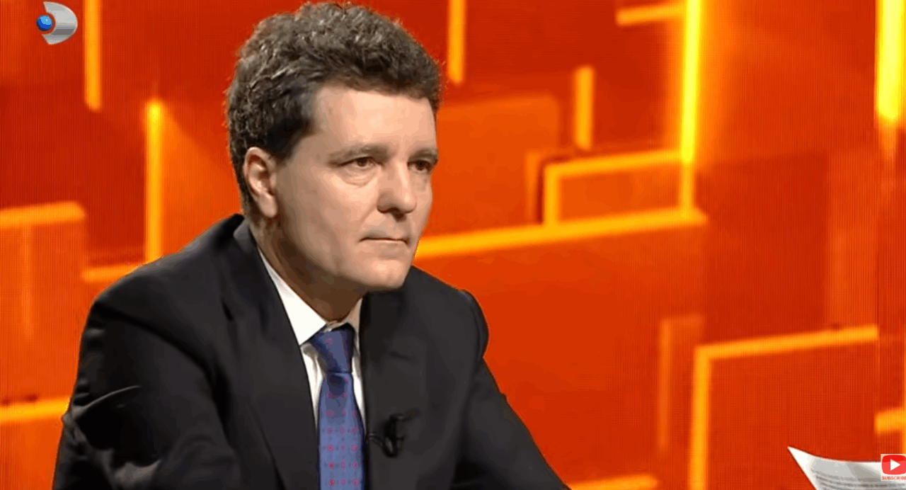 Nicușor Dan spune despre Călin Georgescu că nu „trebuie să ne uităm” la personaj, ci mai degrabă la „campania de dezinformare personificată de acesta”