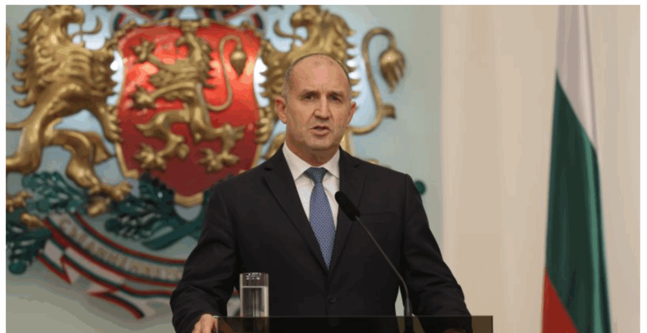 Criză politică în Bulgaria se adâncește. Într-un discurs către națiune, președintele Radev cere demisia de urgență a Guvernului