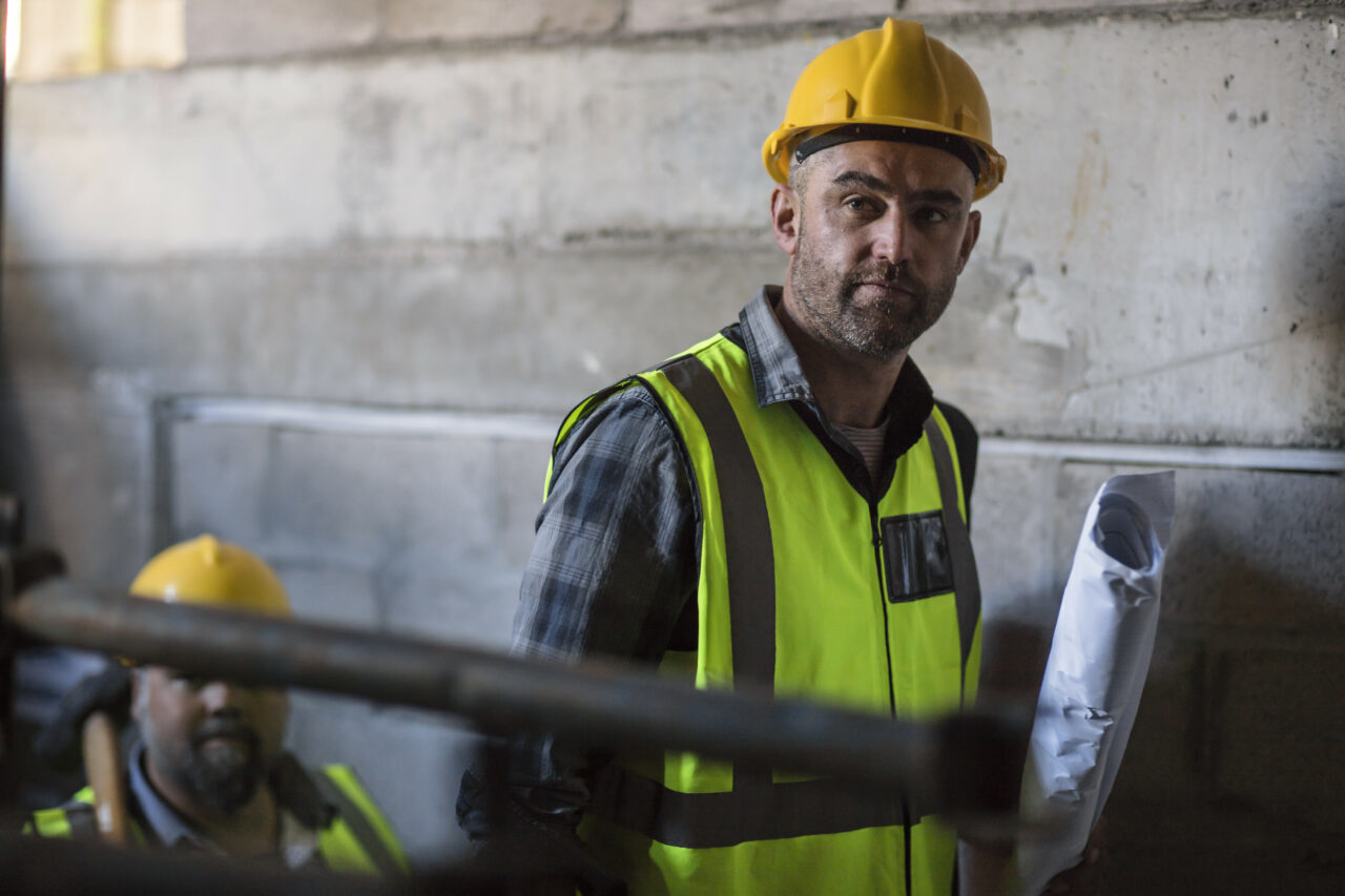 Cei mai căutați angajați din România fără studii superioare. Salariile medii pe principalele domenii