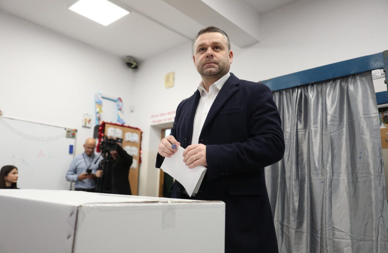 Ciprian Ciucu la ieșirea din cabina de vot: Am votat pentru integritate/Îi chem pe oameni să-și exprime votul