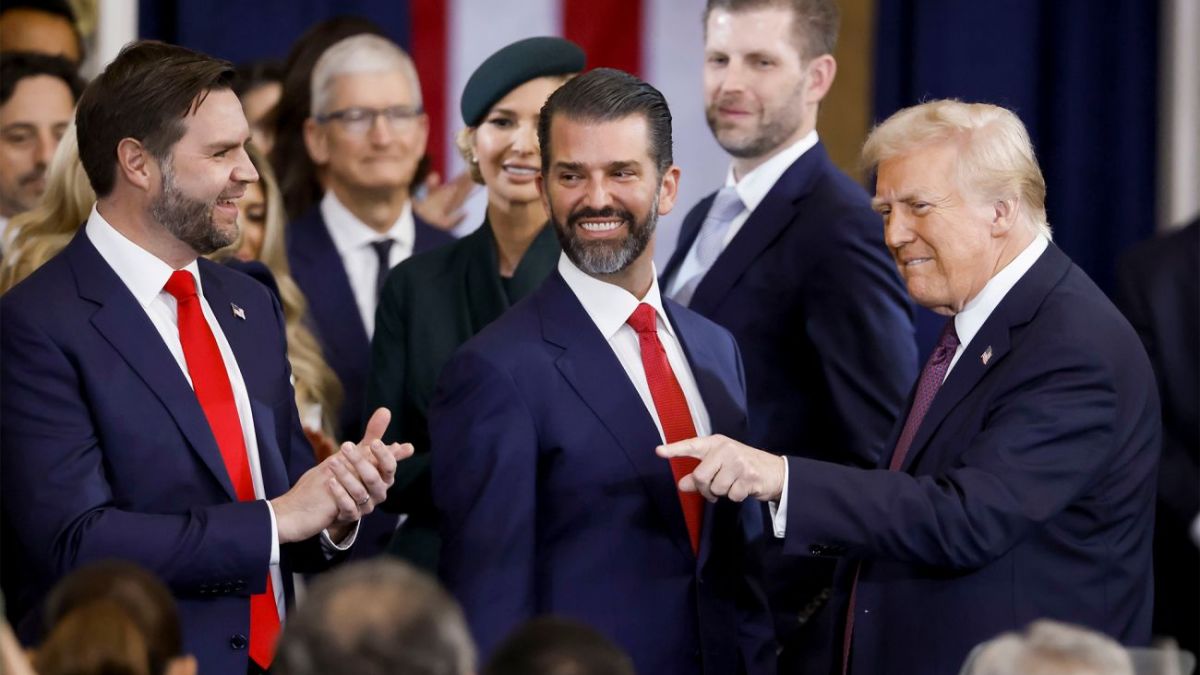 Fiul lui Donald Trump spune că SUA ar putea renunța să mai ajute Ucriana. Scandalul de corupție din jurul lui Zelenski poate afecta viitorul Ucrainei