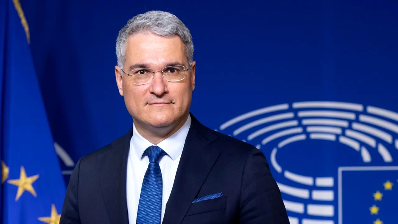 Firma fondată de Dragoș Pîslaru, ministrul MIPE, contracte de milioane de lei cu ministerul pe care îl conduce. Cel mai recent contract apărut în SEAP. Acționariat cu nume influente