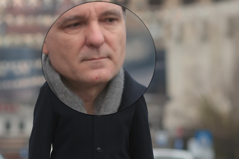 Nicușor Dan vs. lama de bărbierit. Președintele s-a dus la Monumentul Eroilor Revoluției cu mici tăieturi pe bărbie