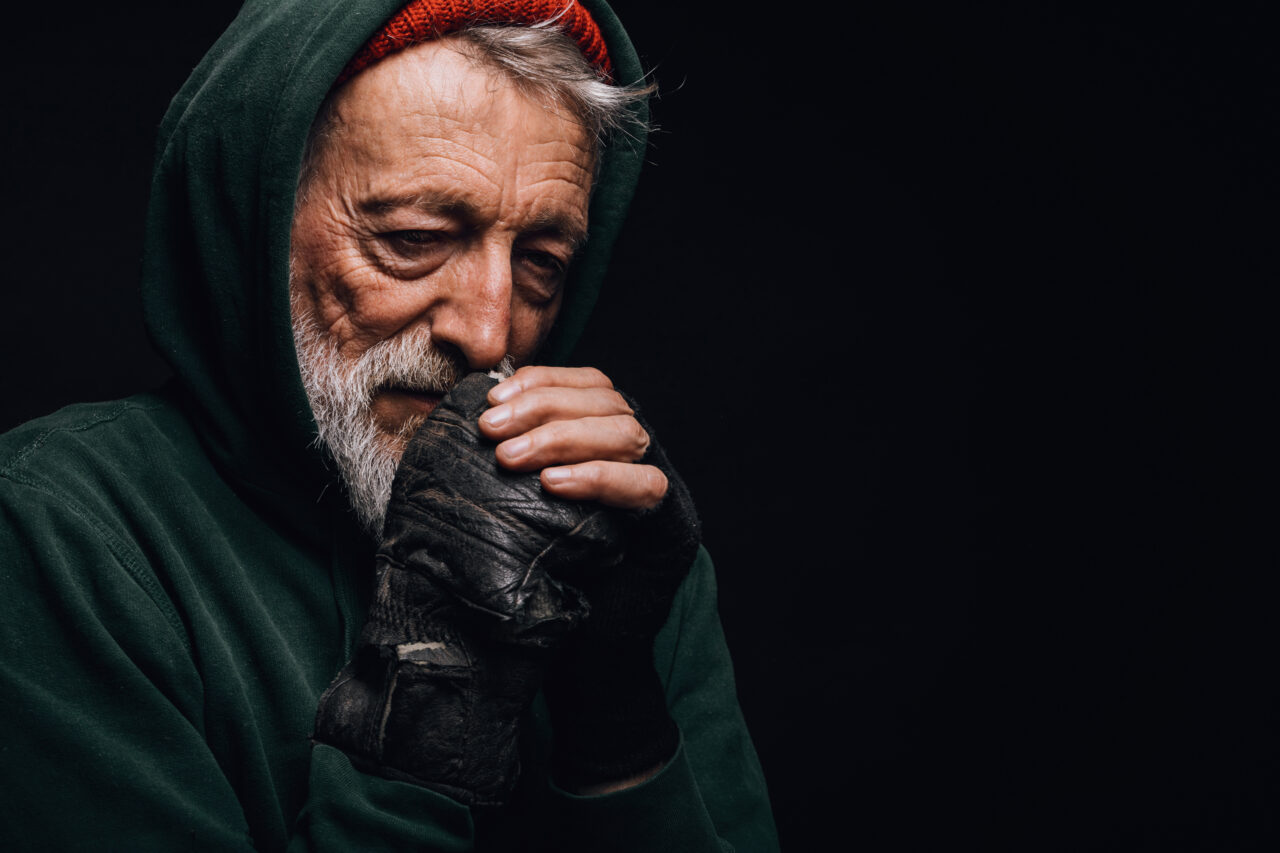 Au invitat un bărbat în casa lor de Crăciun și a rămas în familia lor timp de 45 de ani