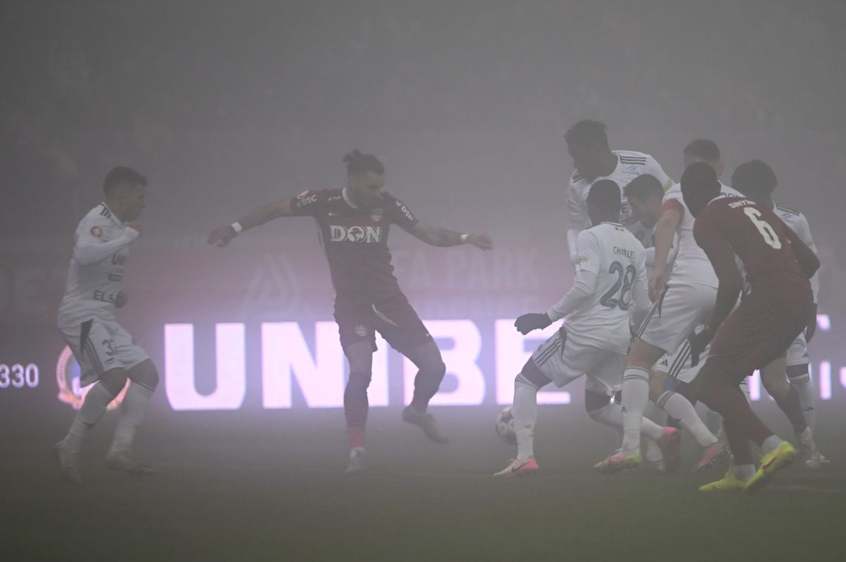 Antrenorul echipei de pe podiumul Superligii face un anunț surprinzător. „Sunt atâtea exemple”