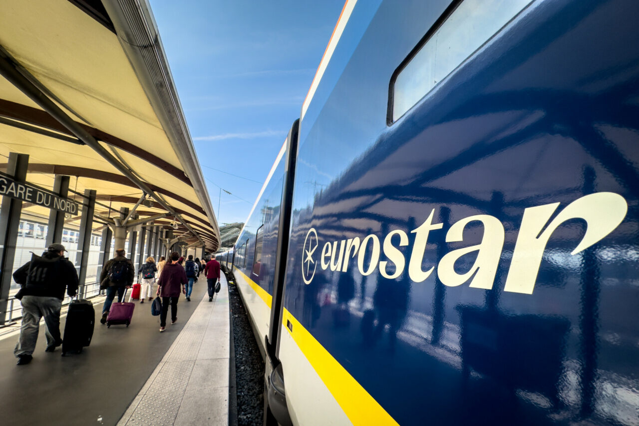 O pană de curent în Canalului Mânecii a paralizat serviciul Eurostar. Sunt afectați mii de călători aflați în vacanță între Londra, Paris și Bruxelles