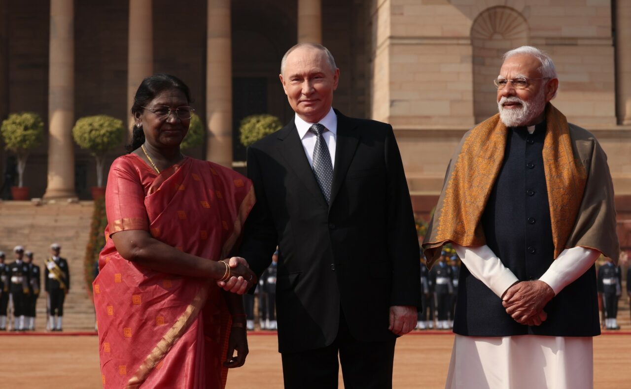 India l-a trecut pe Vladimir Putin pe meniu vegetarian. Cu ce a fost servit președintele rus la banchetul de stat de la Palatul din New Delhi