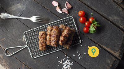 Un bucureştean a comandat, de 1 Decembrie, mici şi cartofi prăjiţi de 1.900 lei. Un sibian a cumpărat aproape 400 de porţii de papanaşi, într-un an