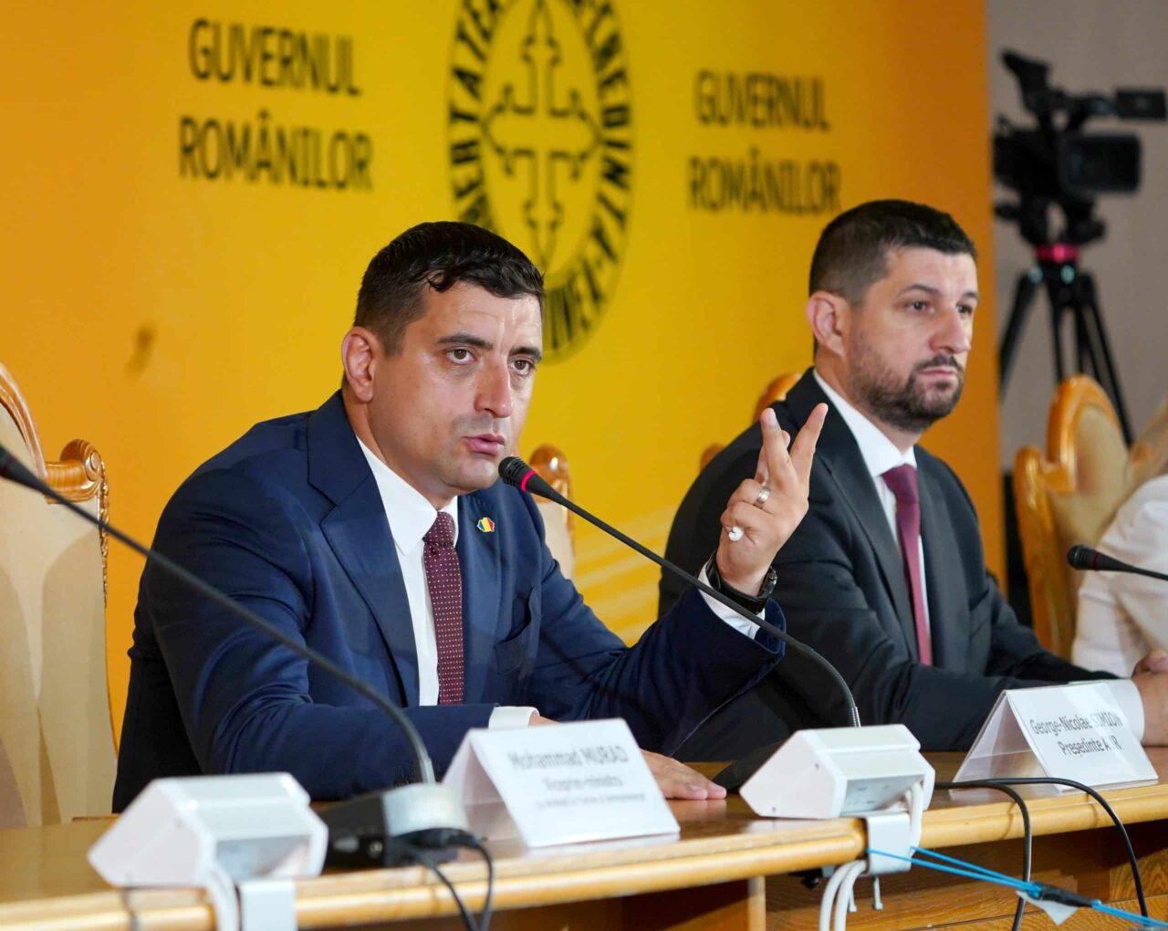 Un lider AUR acuza Guvernul Bolojan că taie de la educație ca să protejeze multinaționalele