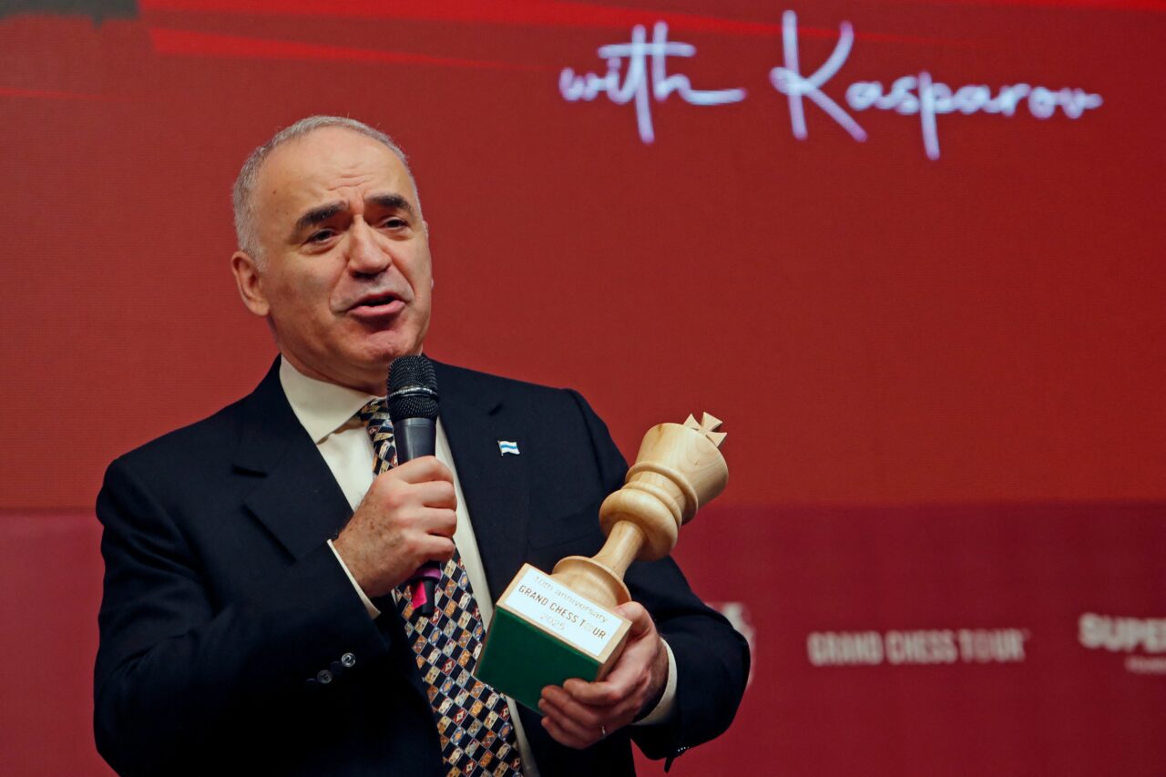 Rusia ordonă arestarea în lipsă a disidentului Gari Kasparov pentru justificarea terorismului. Fostul campion de șah este un critic al lui Putin