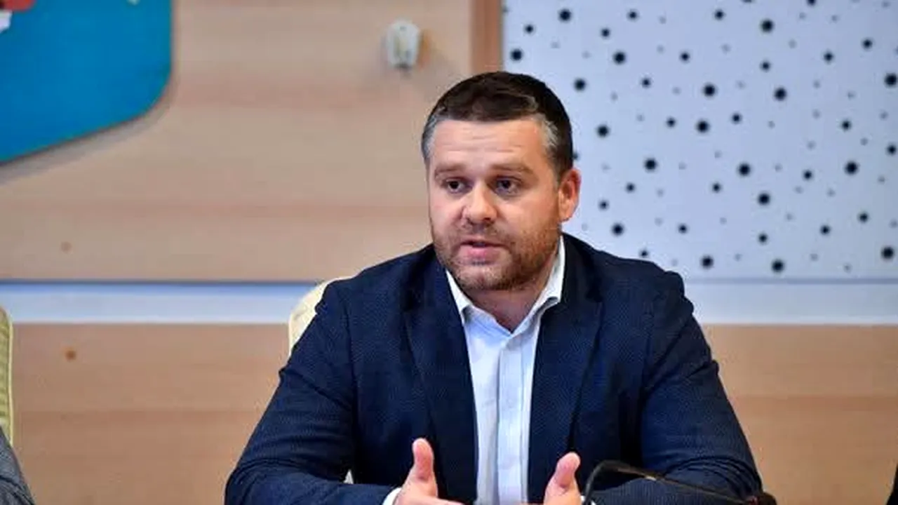 Ciprian Ciucu este nedumerit de neregulile din CV-ul său: „Se pare că am fost un impostor fără să-mi dau seama. Corectez”