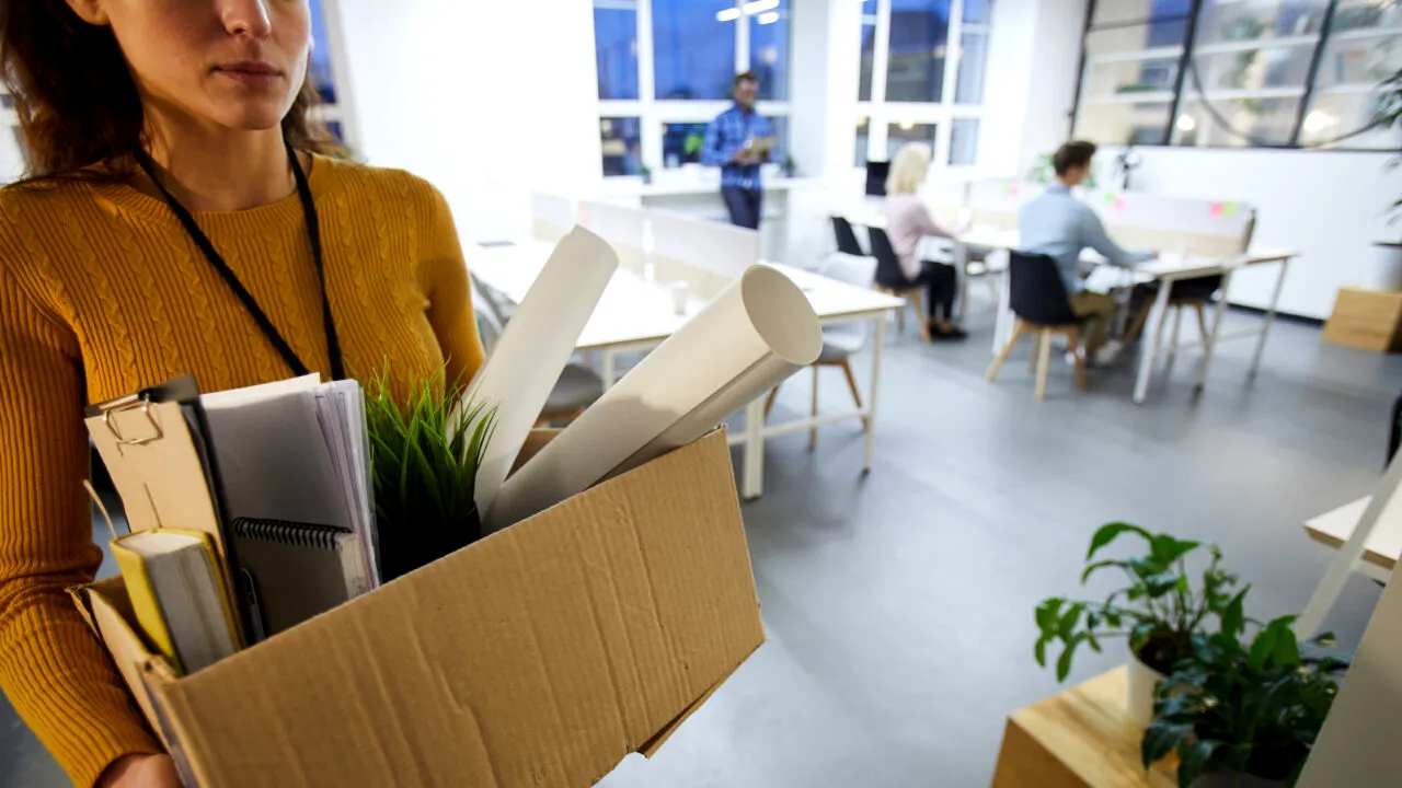 Concedieri masive în trei fabrici din România. Sute de angajați pe drumuri