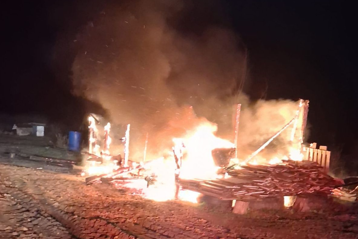 Tragedie la Giurgiu. Un bărbat a murit ars de viu după ce rulota în care locuia a luat foc