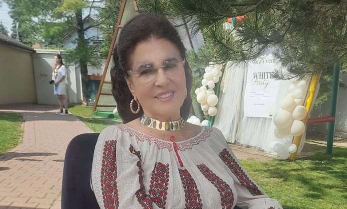 Irina Loghin spune secretul unui somn odihnitor. ”Fac o pernă din pânză de bumbac, pun floarea înăuntru”