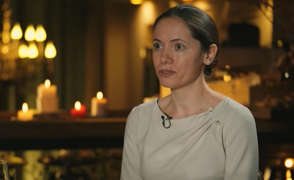 „Mă gândeam să renunț la visul de a fi profesor”. Care a fost primul job al Mirabelei Grădinaru, partenera lui Nicușor Dan