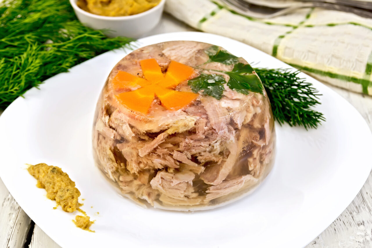 Când se adaugă sarea în piftie, pentru ca preparatul să iasă cât mai gustos, de Sărbători