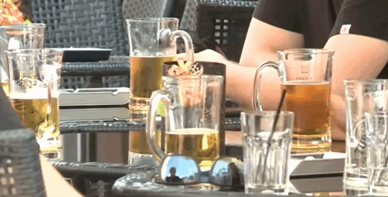 Cum trecem peste mahmureala de Anul  Nou. În cât timp dispare alcoolul din sânge