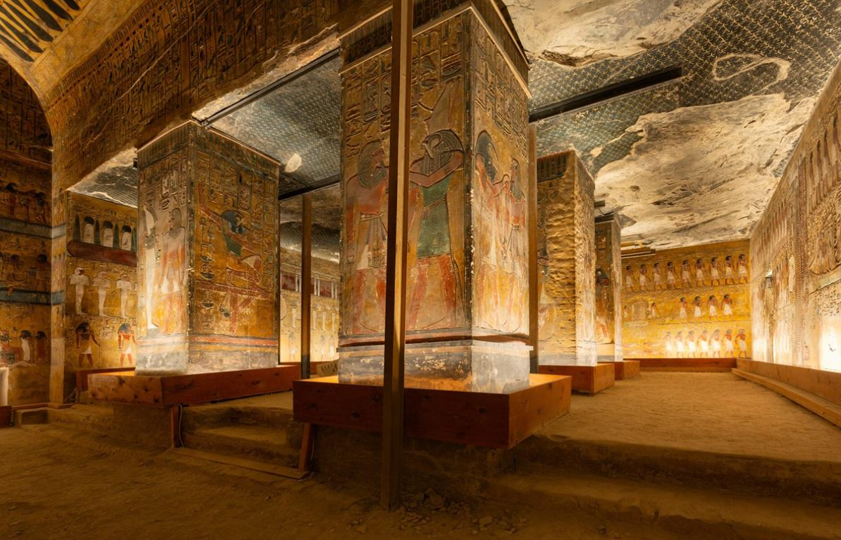 O comoară inestimabilă care poate rescrie istoria Egiptului. Primul mormânt regal fără Faraon