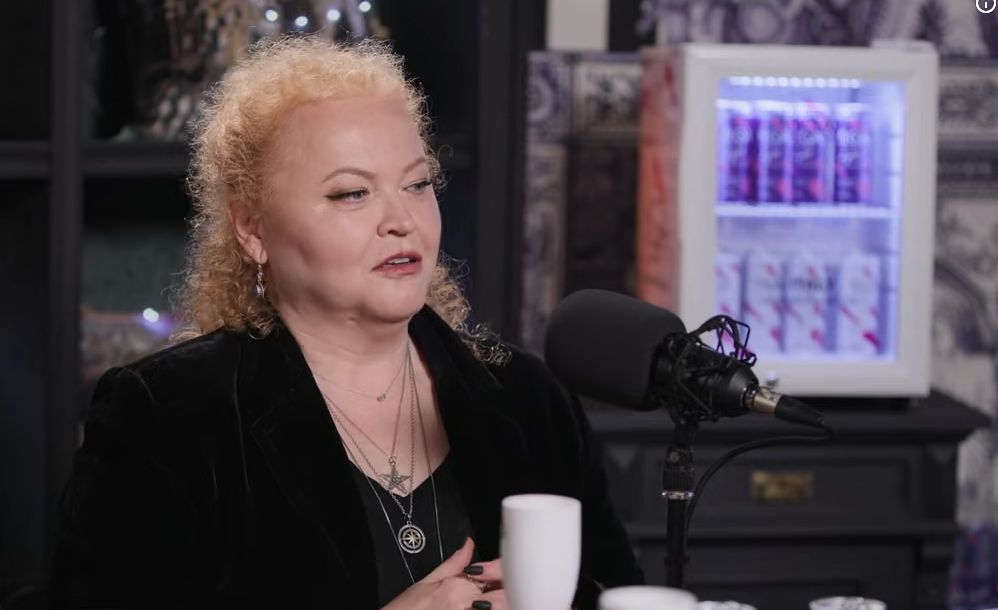 Ce colecționează Narcisa Suciu. ”Cred că am vreo 500”