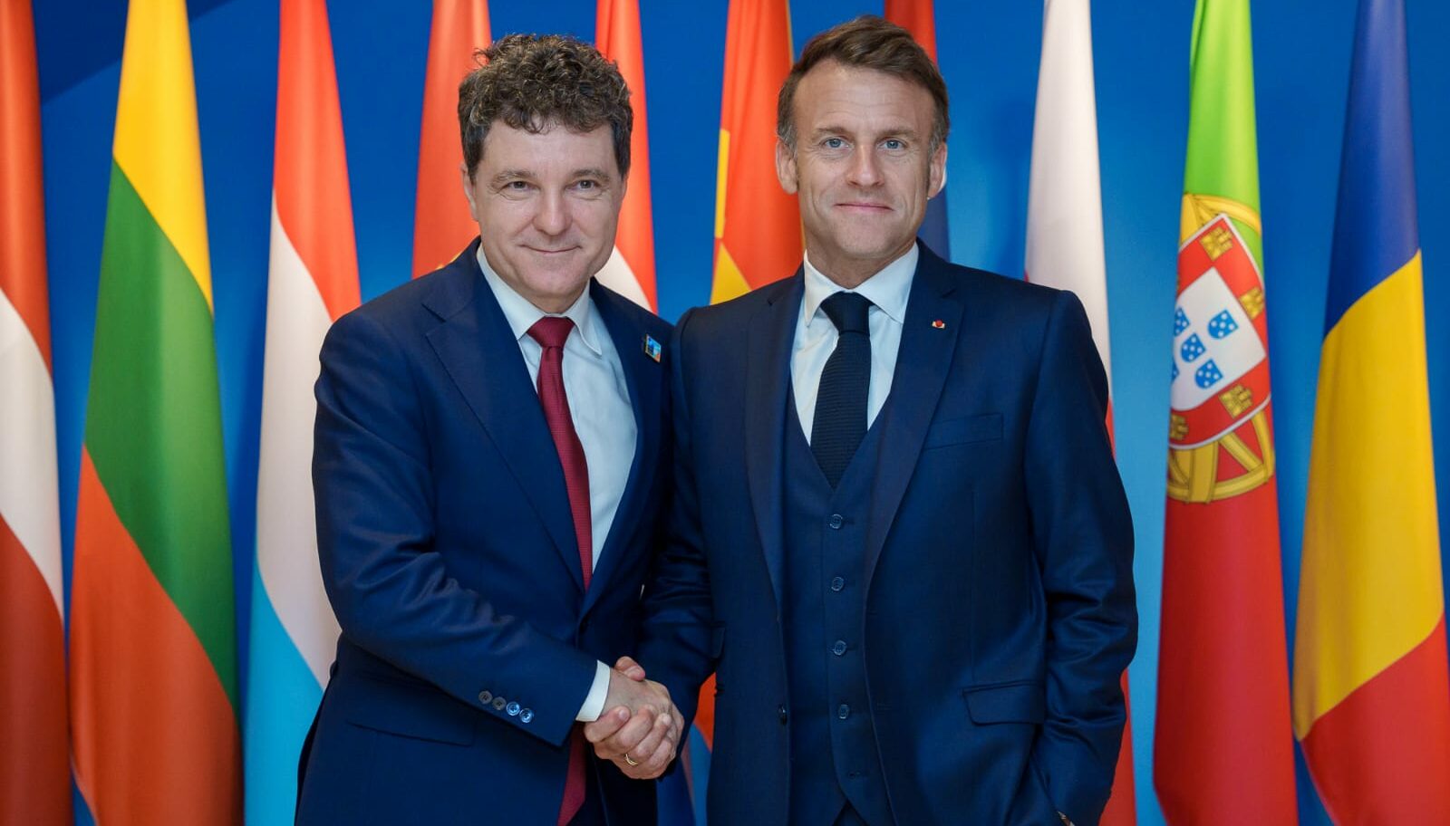 Nicușor Dan se întâlnește cu Emmanuel Macron