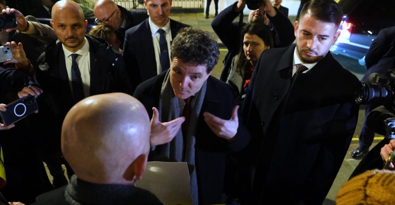 Nicușor Dan, față în față cu românii din Londra: „Oamenii din CSM au fost aleși. E ca-n politică. De ce nu a avut doamna Savonea contracandidat?”