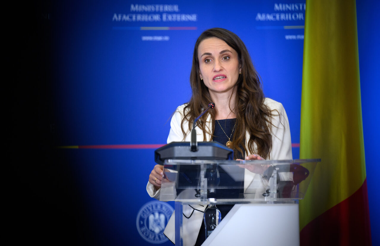 Oana Țoiu condamnă atacul Rusiei cu racheta Oreshnik: O încălcare gravă a dreptului internațional umanitar