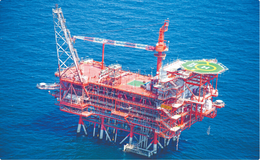 Embargoul petrolului rusesc se clatină. Gigantul din India care a reluat importul de petrol brut din Rusia