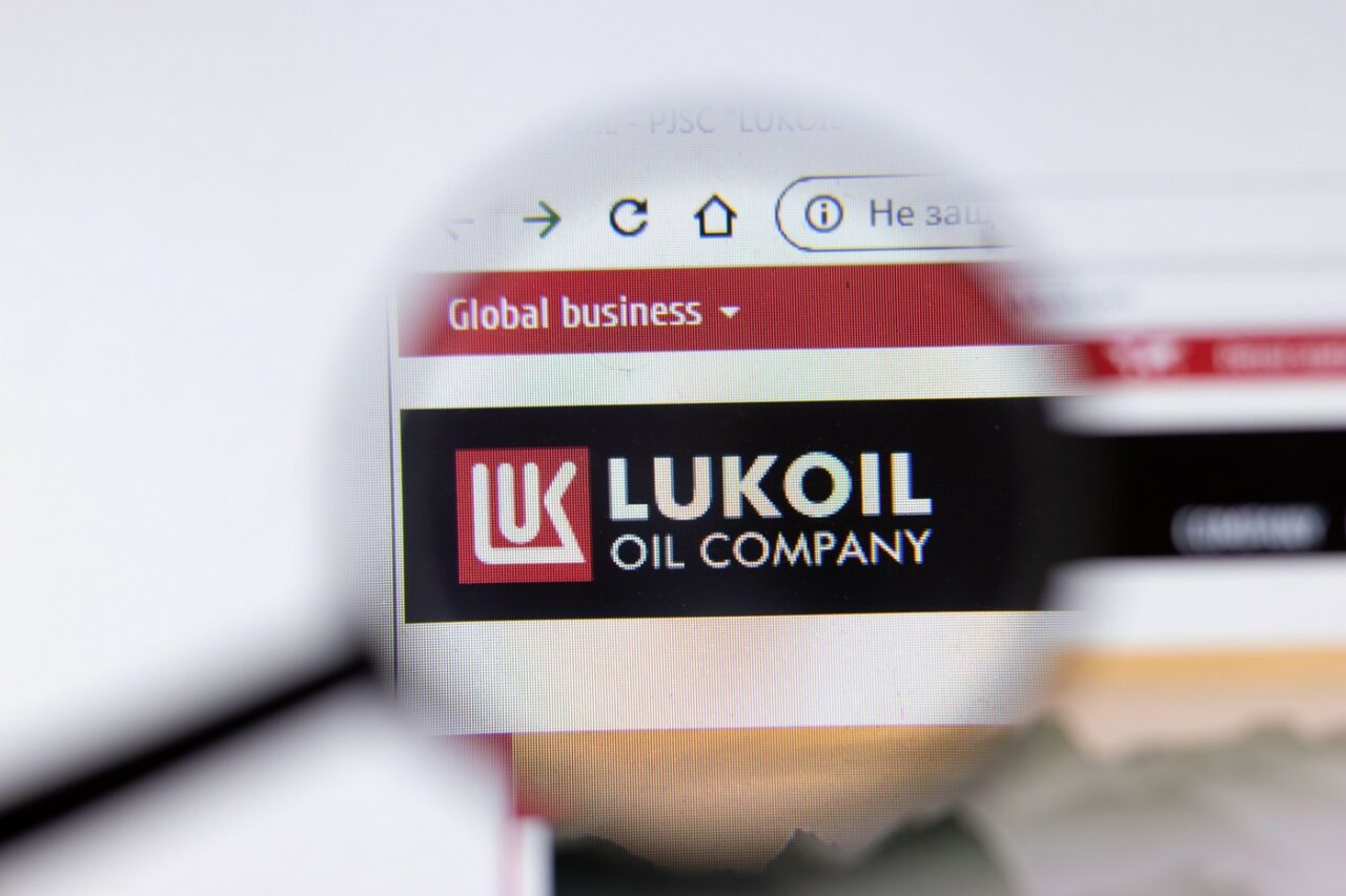 Guvernul poate pune sub supraveghere companiile Lukoil din România, după sancțiunile SUA. Statul va decide singur când intervine