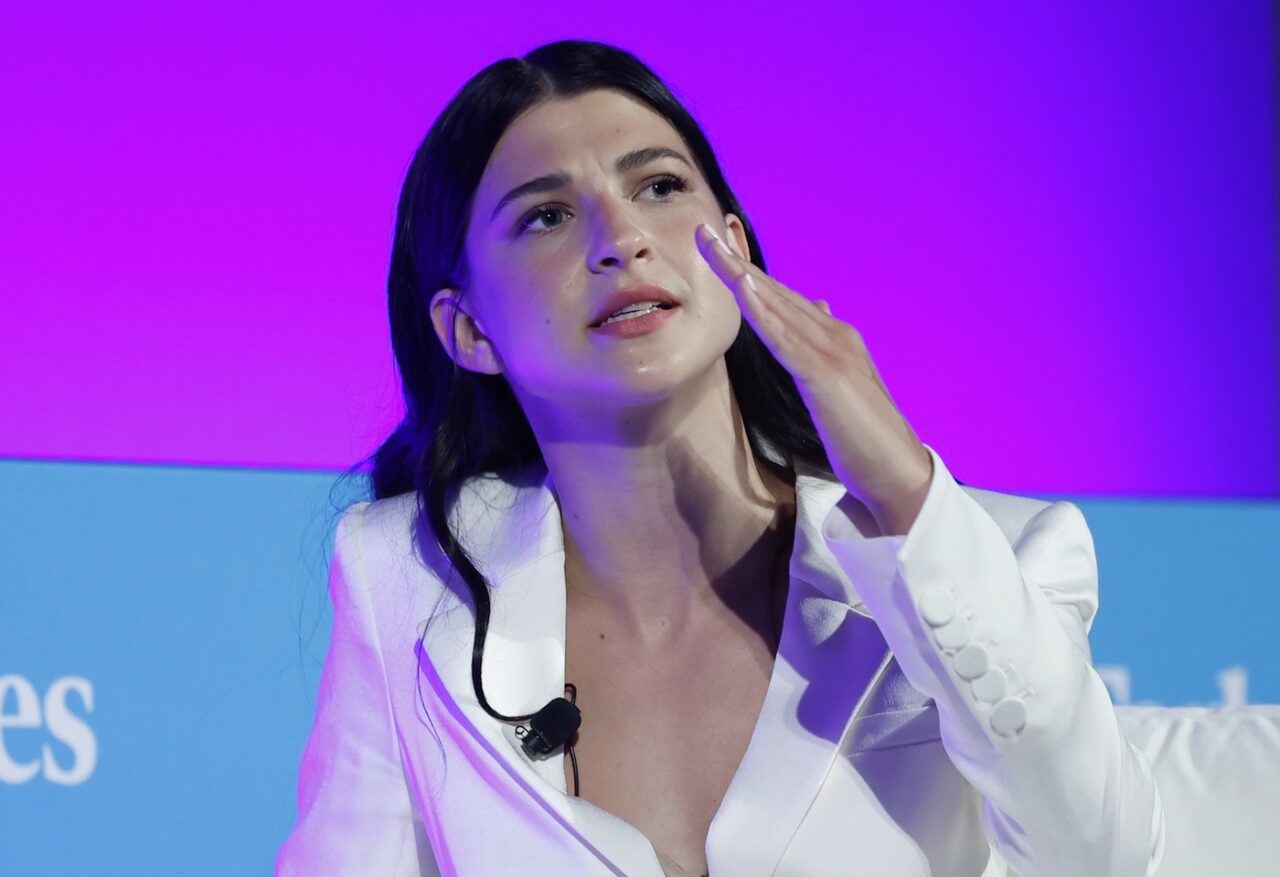 Startupul AI al fiicei lui Bill Gates ajunge la 180.000.000 de dolari după o nouă finanțare record atrasă chiar de moștenitoare imperiului Microsoft