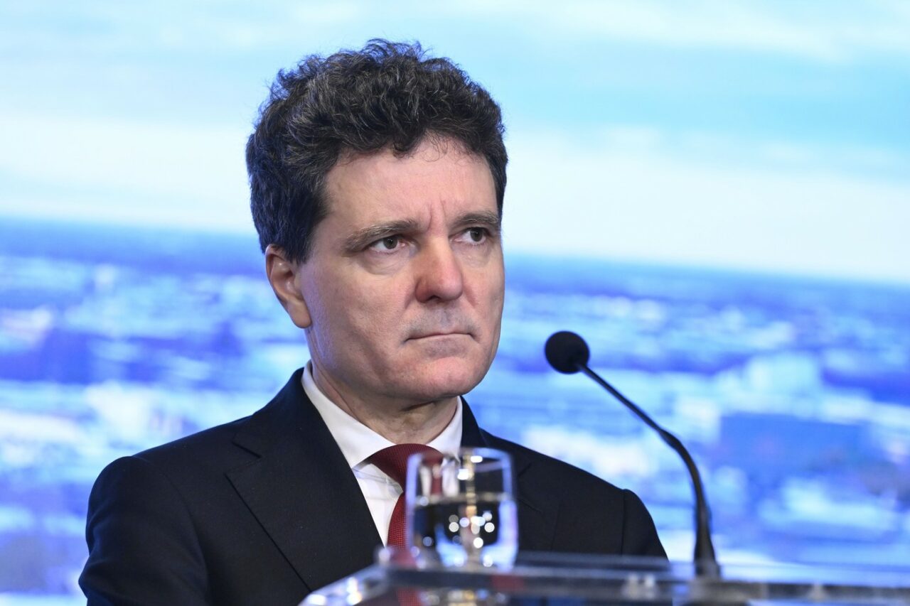 Un fost profesor universitar îi aduce acuzații extrem de grave lui Nicușor Dan: „Nu are licență. Masterul în Franța a fost făcut ilegal”