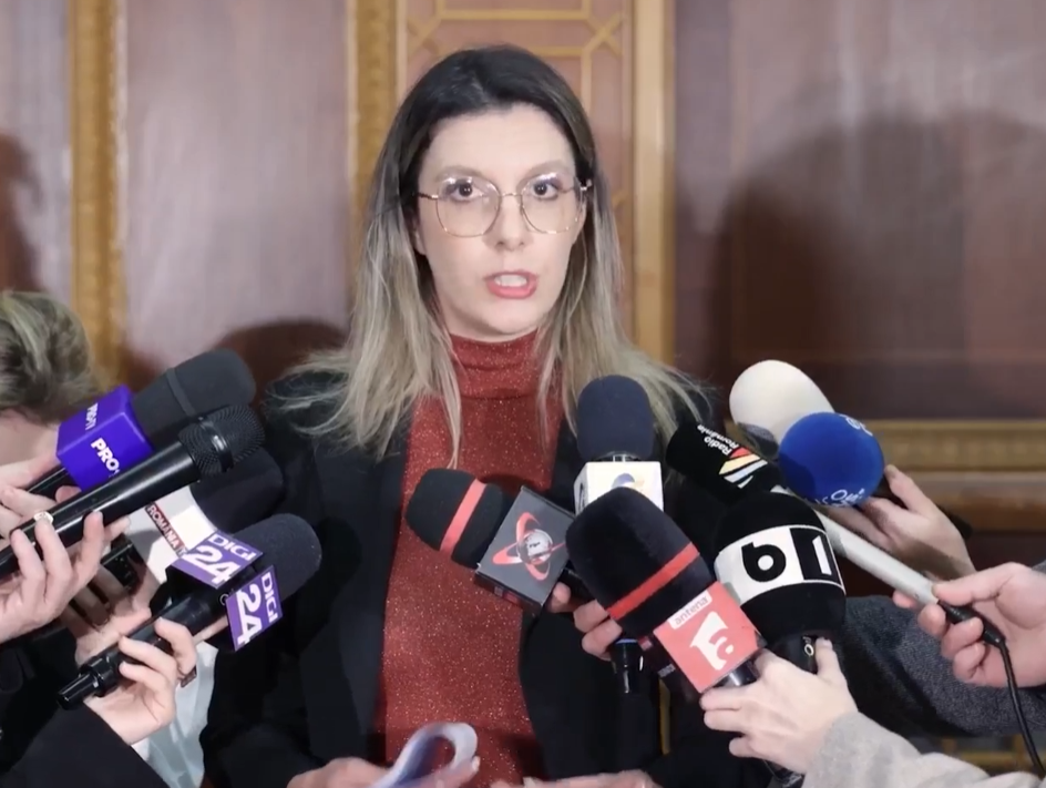 Diana Buzoianu cere demisii și explică de ce a fost nevoie de lucrările începute în iunie. Filmul opririi alimentării cu apă în Prahova și Dâmbovița