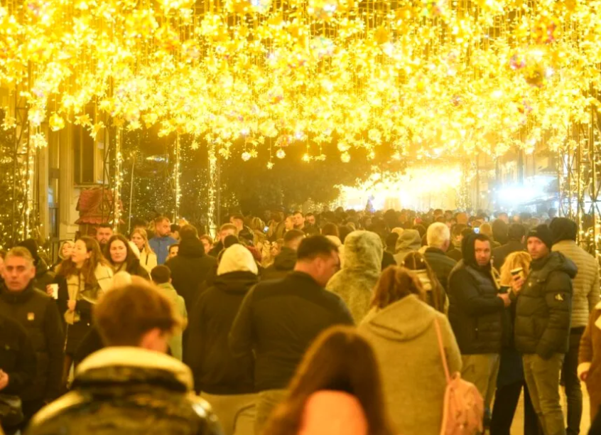 Cât a plătit un român pe 2 ture la carusel și una cu sania VR a lui Moș Crăciun. Prețul pentru 9 minute de distracție